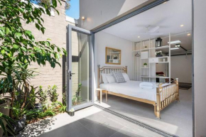 Converted Garage on Foss - King Bed Sydney